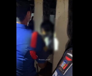 Dua Jam Terjepit di Sela Tiang Pendopo Kos, Mahasiswi di Ulak Karang Padang Dievakuasi Tim Damkar