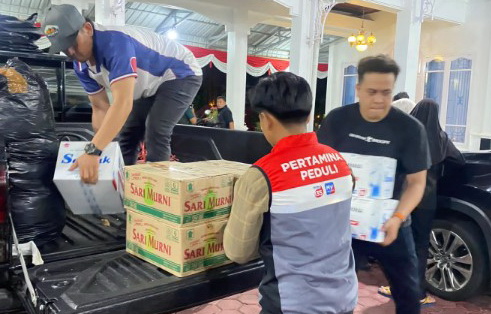 Dapur Umum Pengungsi Galodo Solok Dapat Pasokan LPG dan Sembako dari Pertamina